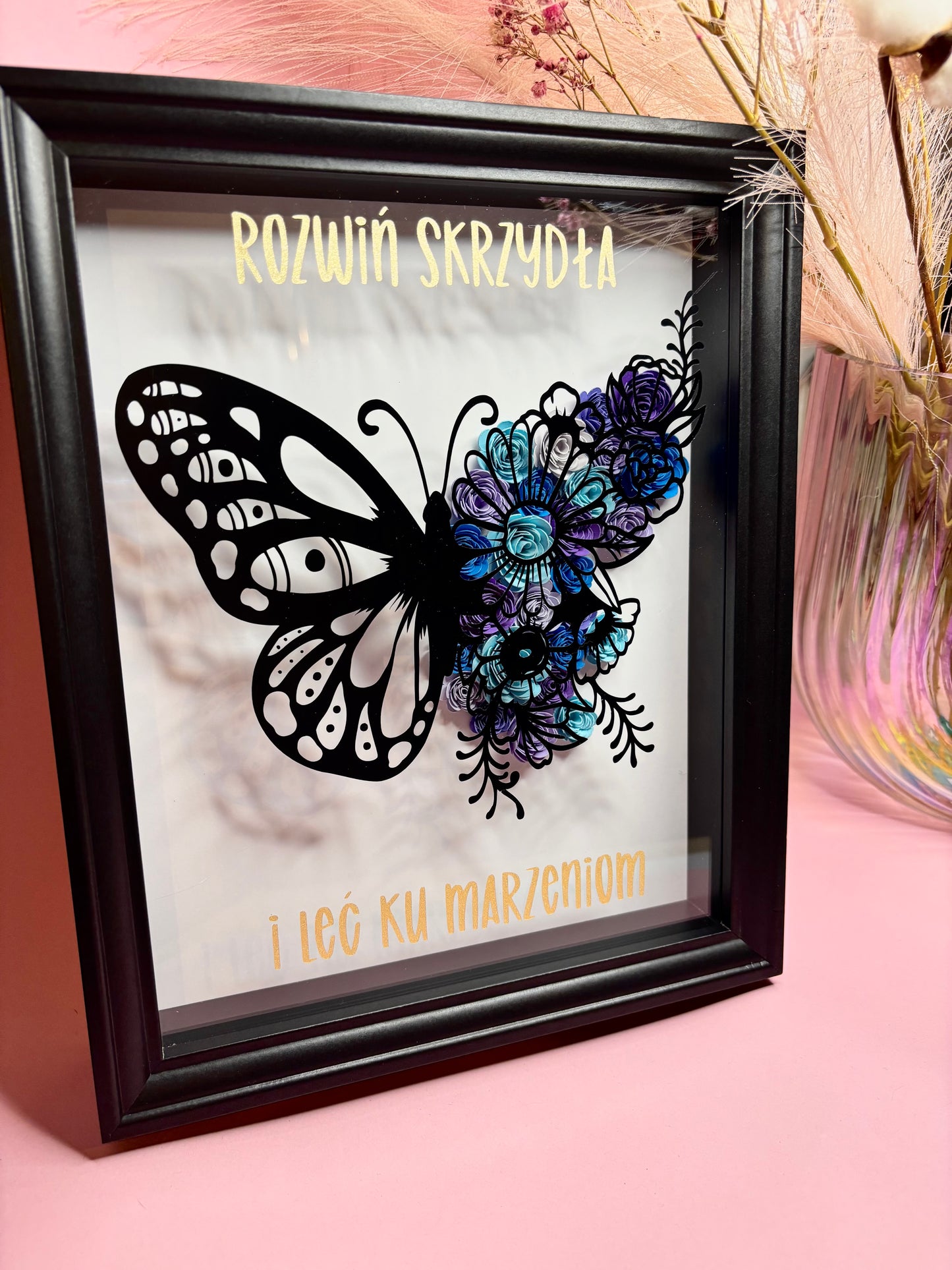 Shadow box z kwiatami